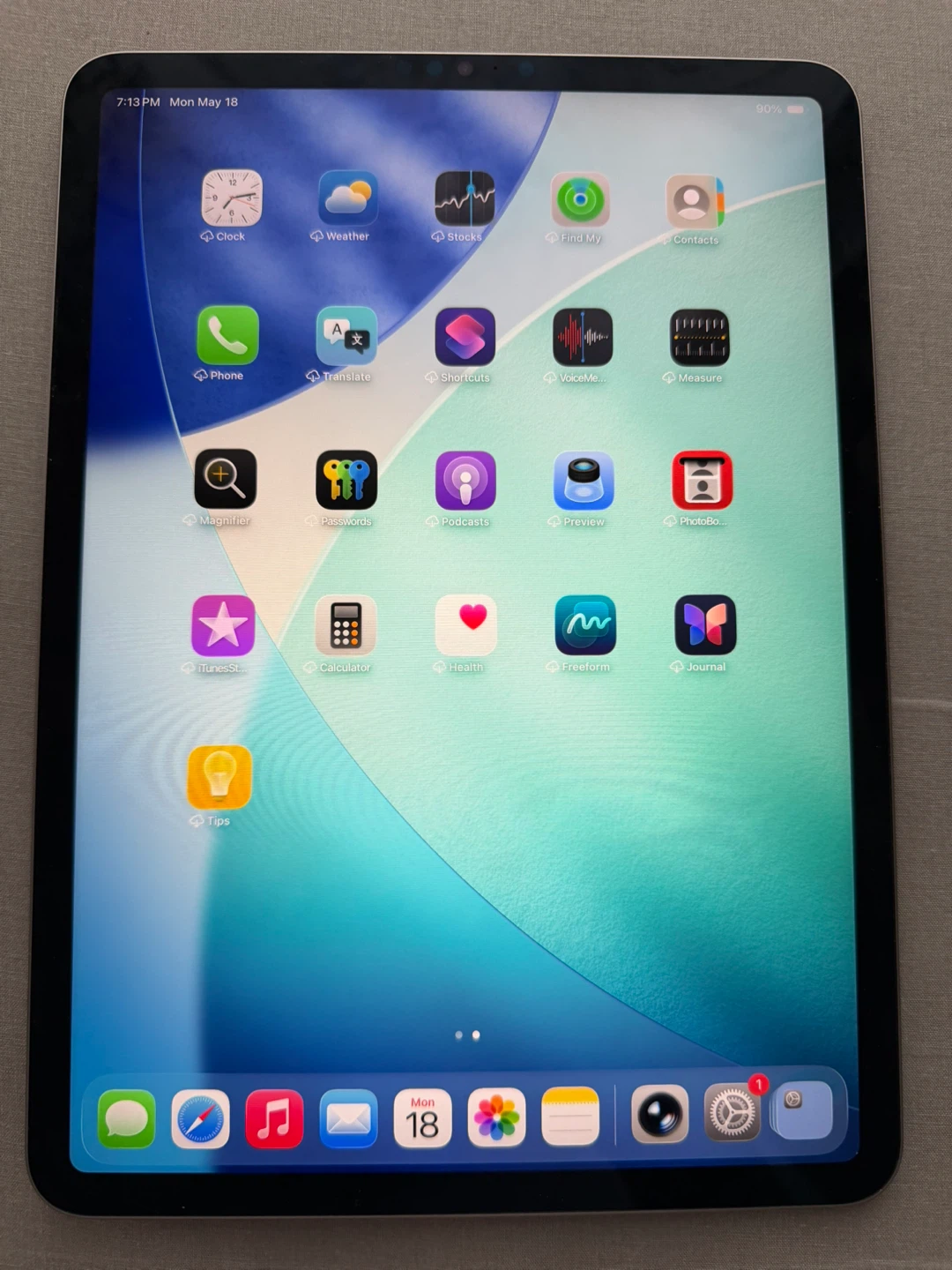 Apple iPad Pro 11-inch (4th Gen) 256GB with keyboard