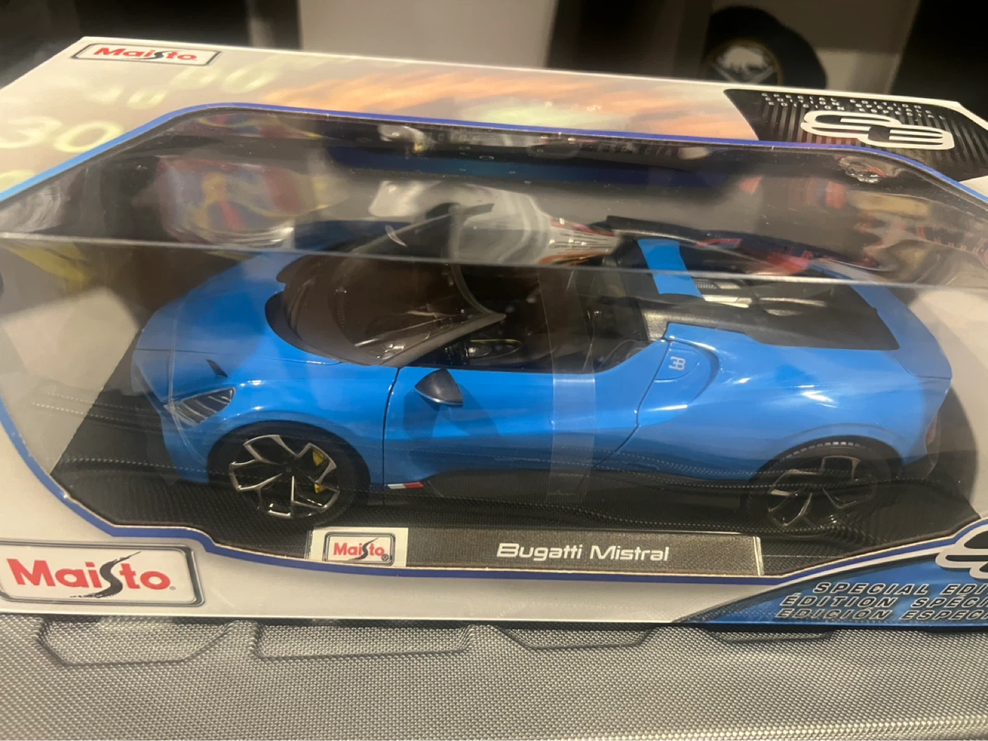 Bugatti Mistral -1:18 Scale Die-Cast Car
