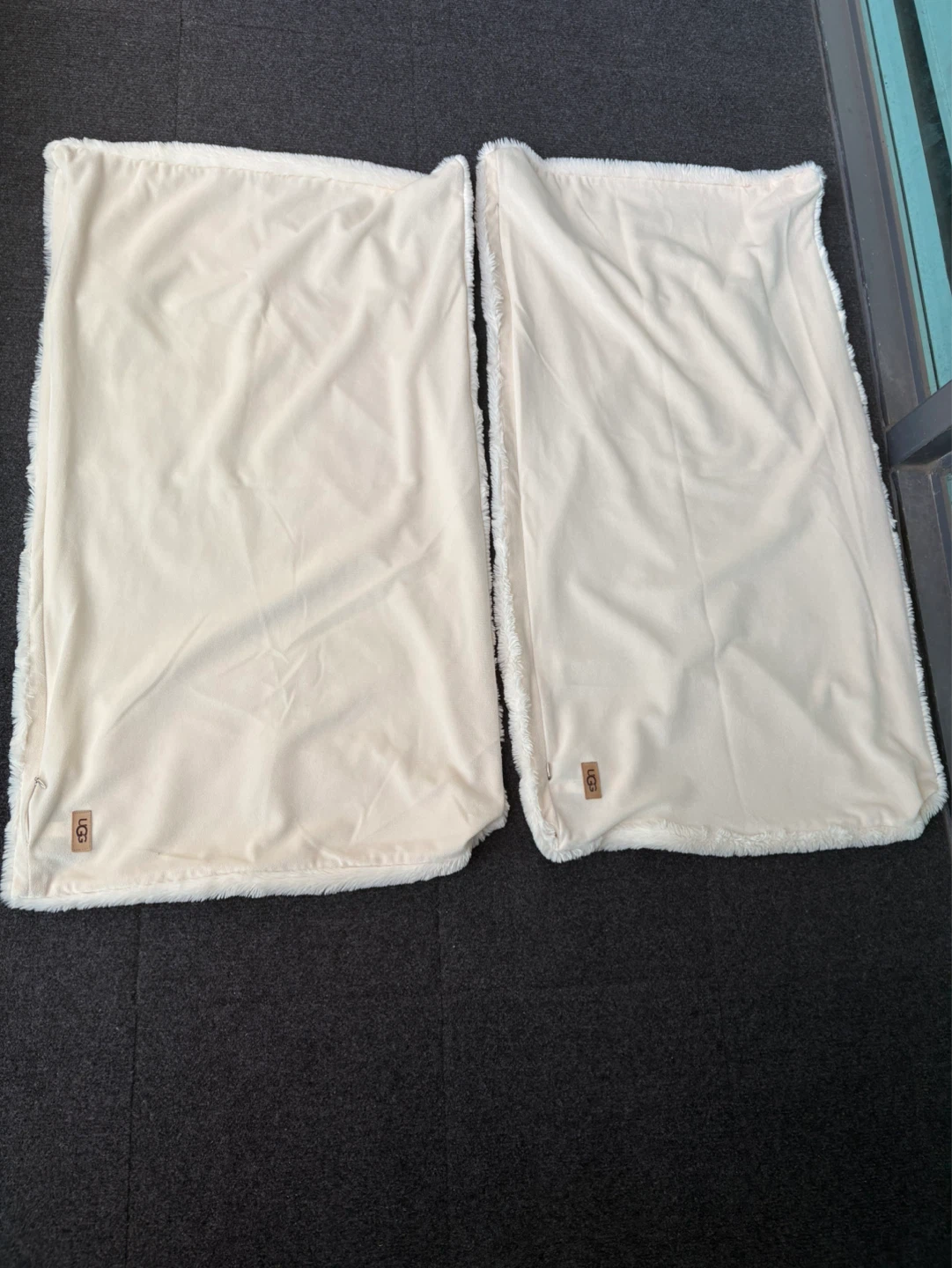 UGG King duvet + 2 king pillows - photo 4