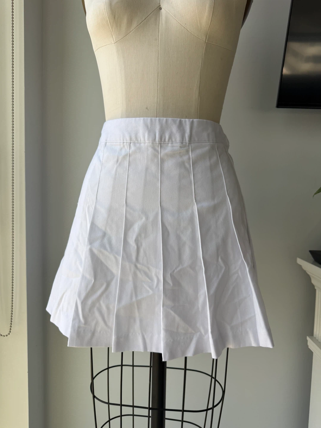 Harlow White Pleated Tennis Skirt size small