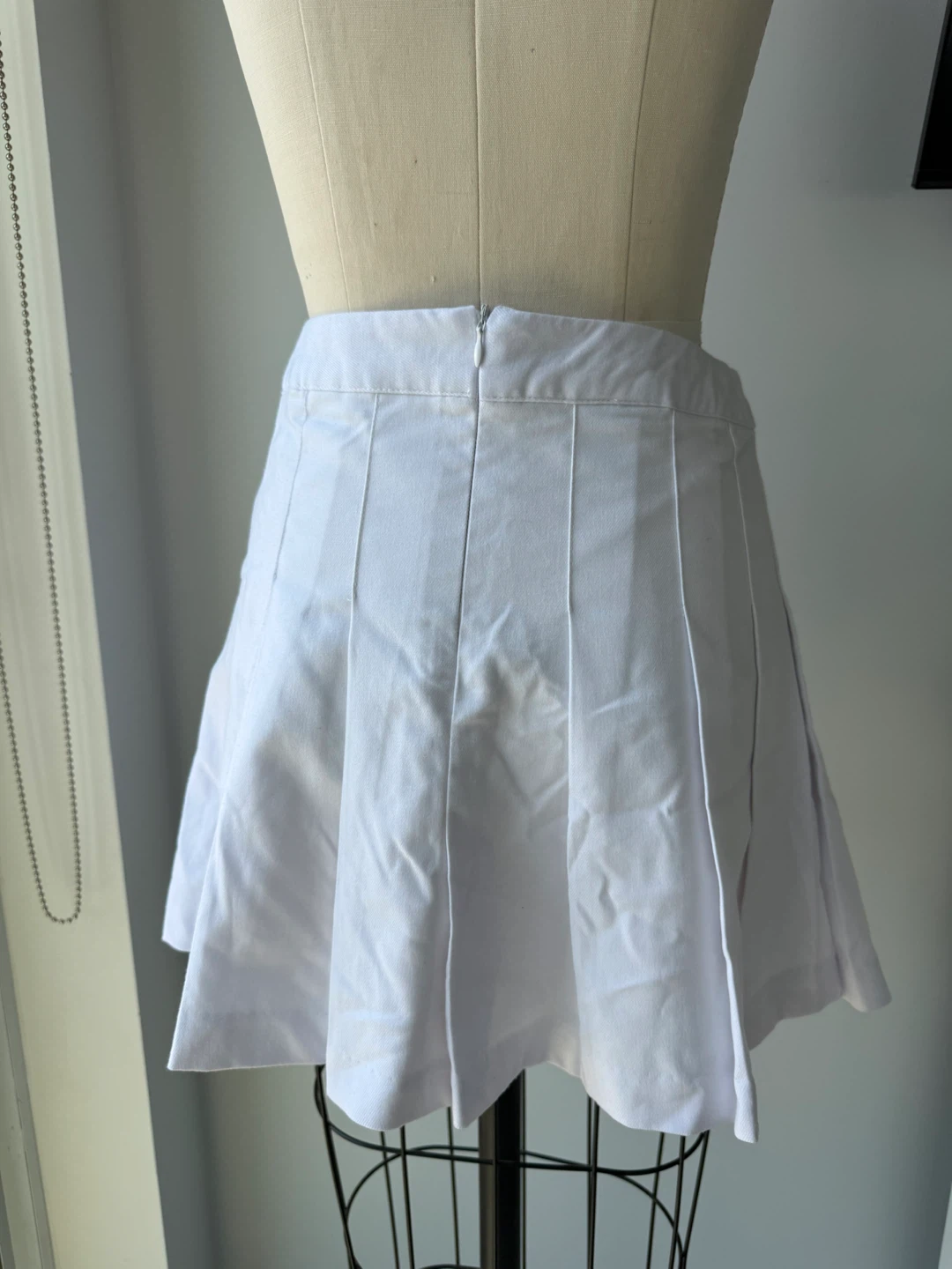 Harlow White Pleated Tennis Skirt size small - photo 2