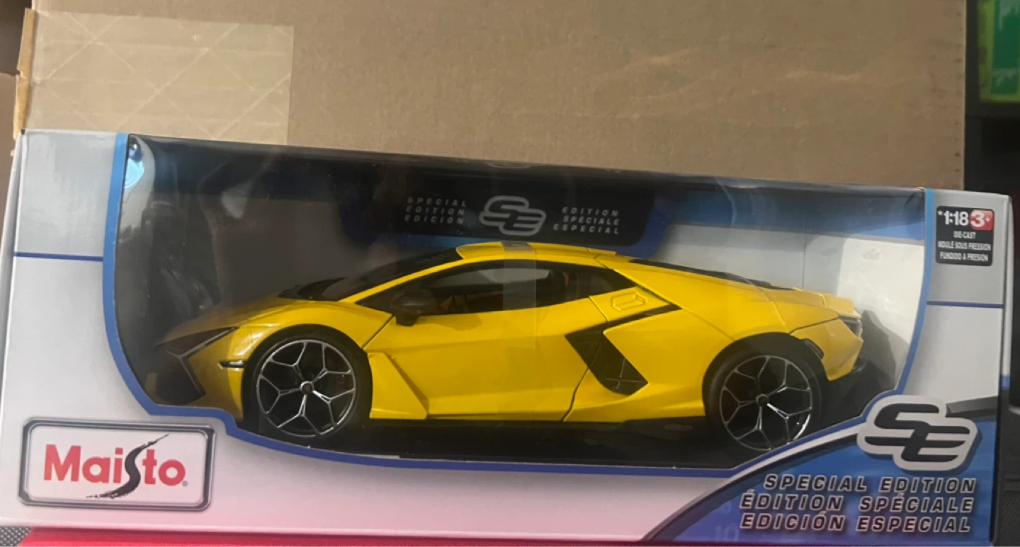Lamborghini Revuelto Special Edition Die-Cast  Car