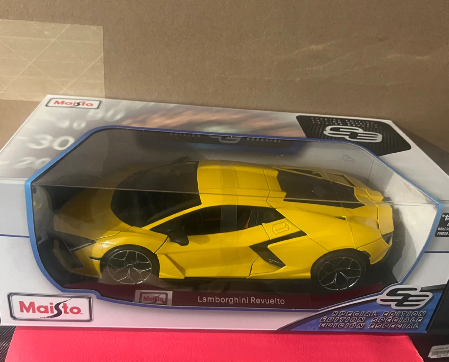 Lamborghini Revuelto Special Edition Die-Cast  Car - photo 2