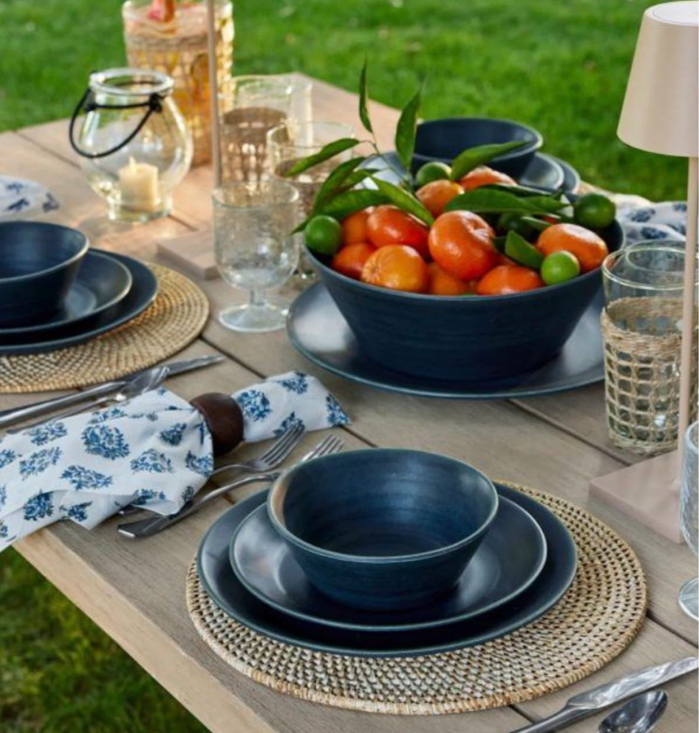 Set of 4 Dark Blue Dinnerware Plates and Bowls