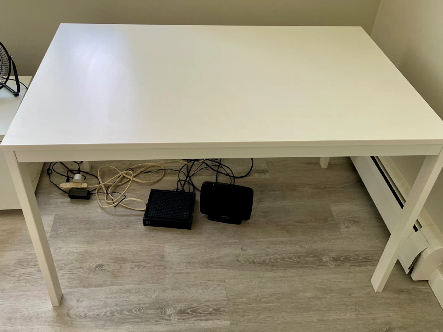 IKEA VIHALS Extendable Table - White