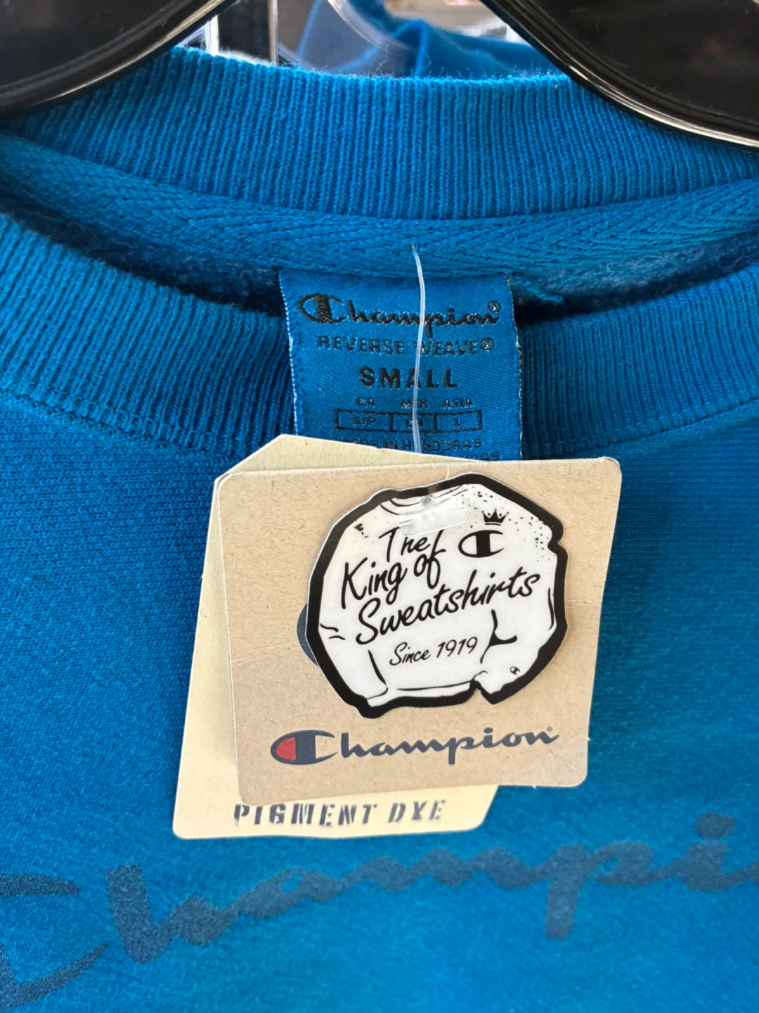 Champion Reverse Weave Pigment Dye Crewneck Sweatshirt - Small - photo 2