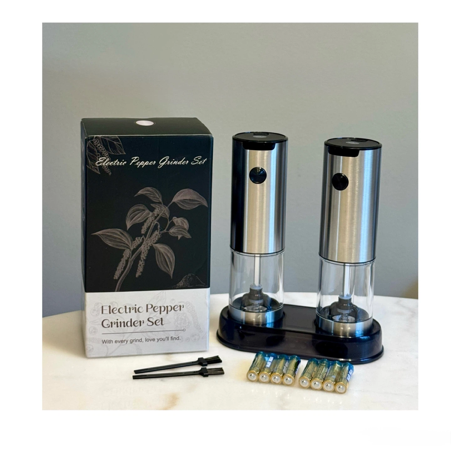 Brand new Electric Salt and Pepper Grinder Set - photo 2