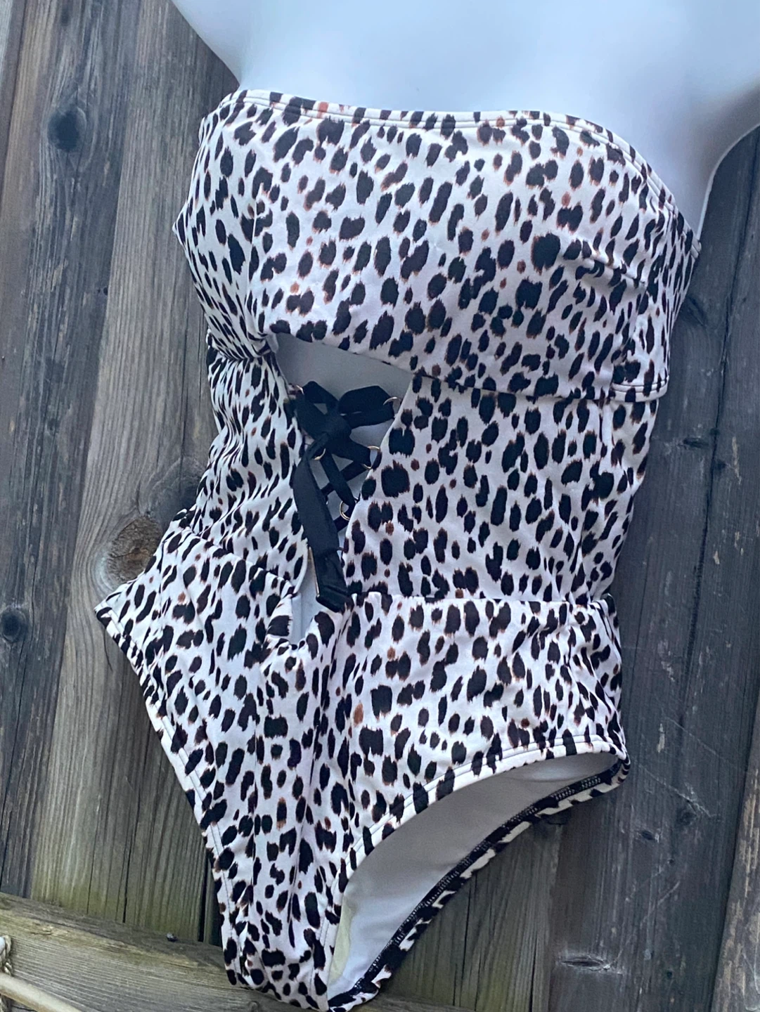 Victoria's Secret Leopard Print Strapless Swimsuit - photo 5