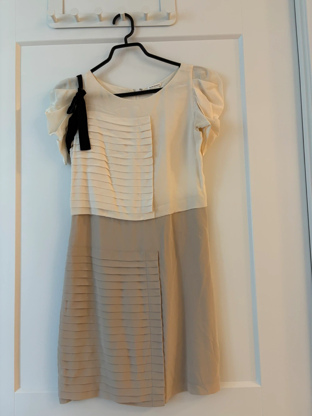 Club Monaco Beige Pleated Dress Size 0 - photo 2
