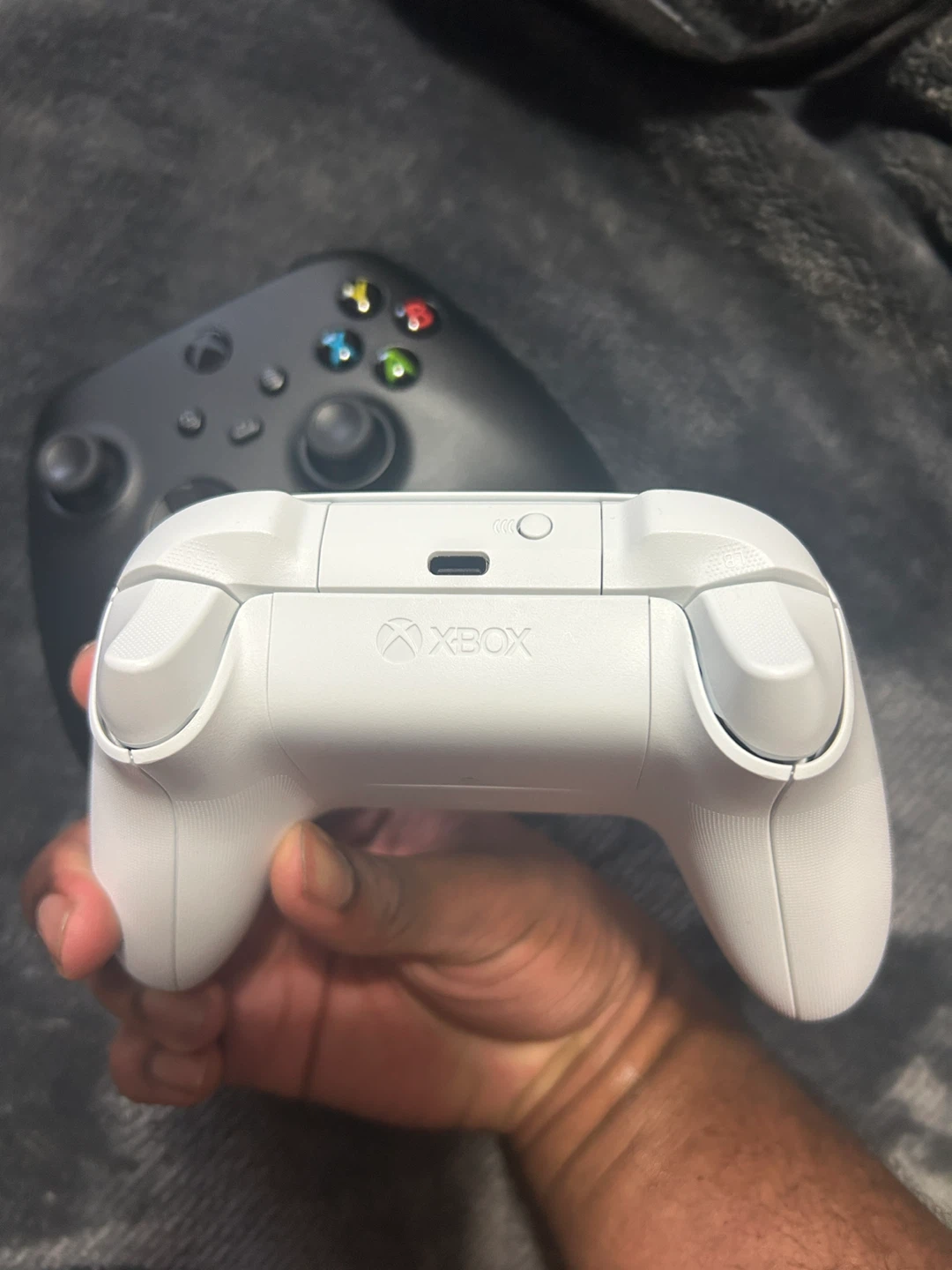 Xbox Wireless Controller - Black & White - photo 3