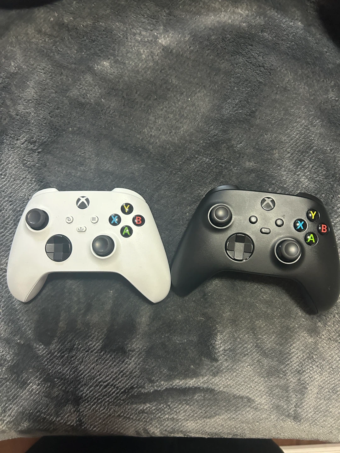 Xbox Wireless Controller - Black & White