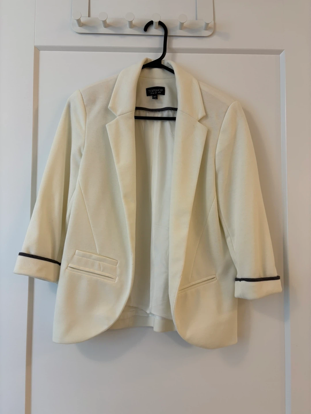 TOPSHOP Cream Blazer