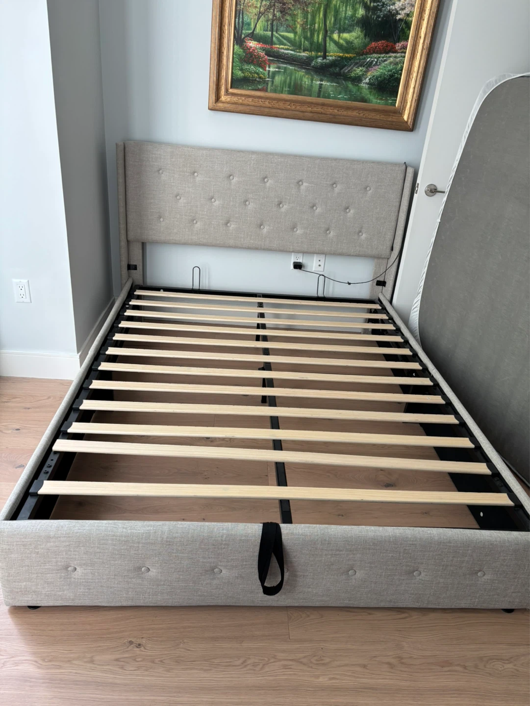 Allewie Queen Size Lift Up Storage Bed