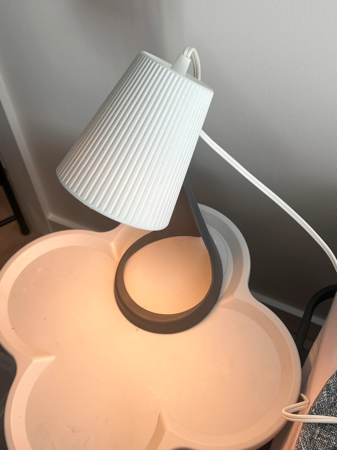 IKEA White ribbed desk lamp(+new bulb)