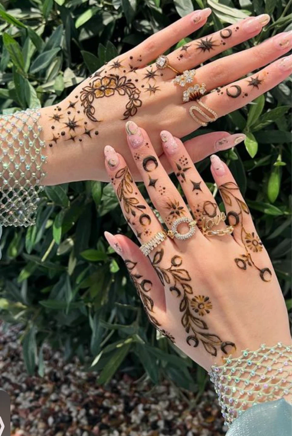 Trendy mehendi design