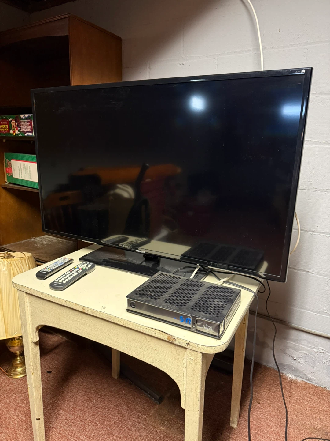 48” Samsung tv with remote - photo 2