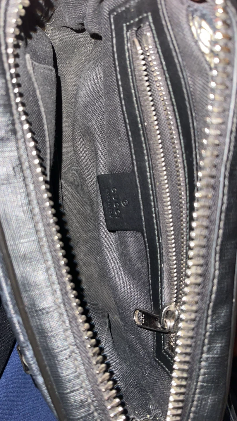 Gucci Black Monogram Messenger Bag - photo 2