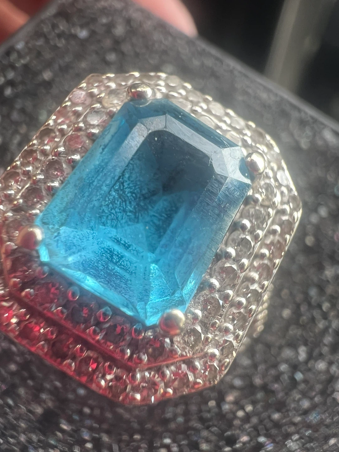 10 k Blue topaz and diamonds ring