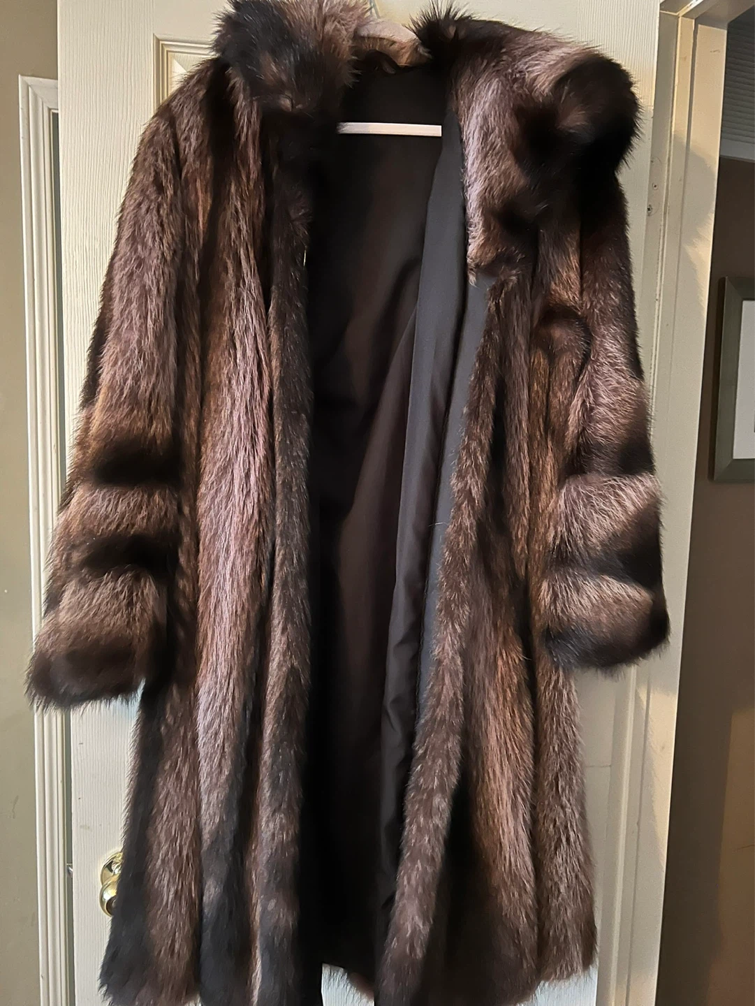 Polar Fox Women’s Fur Coat, Medium Size. - photo 3