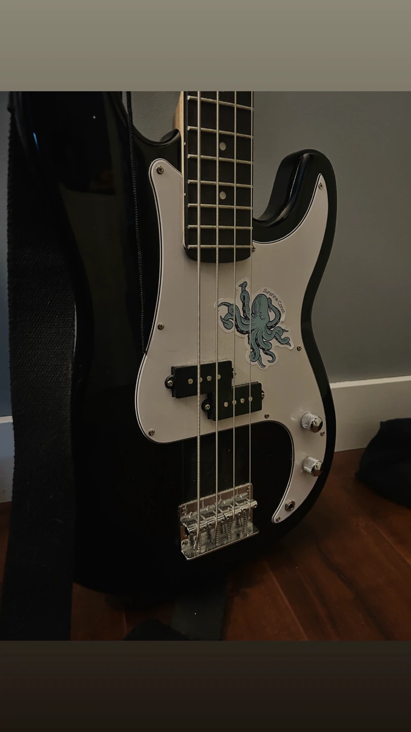 Electric Bass Guitar - photo 3