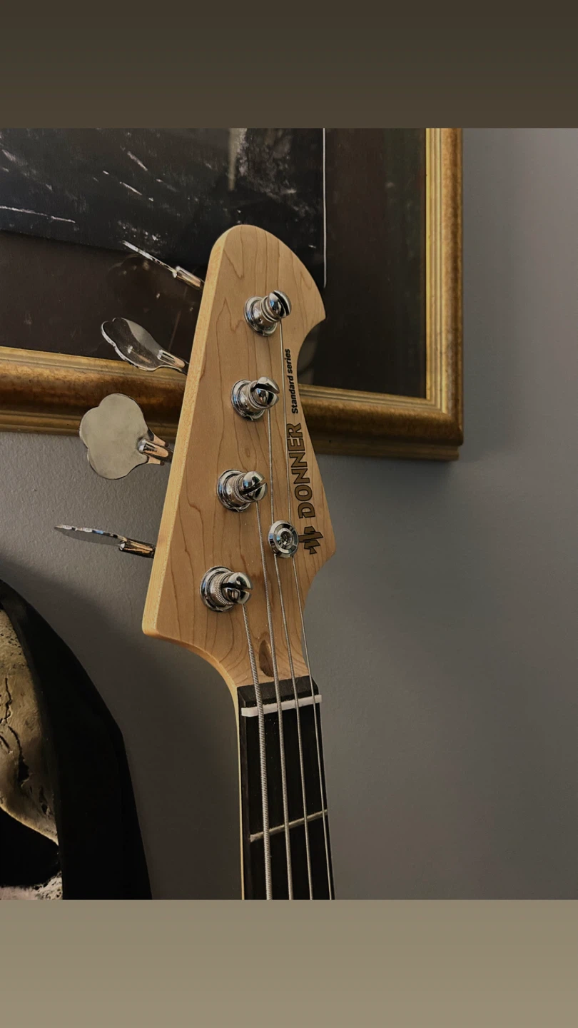 Electric Bass Guitar - photo 2