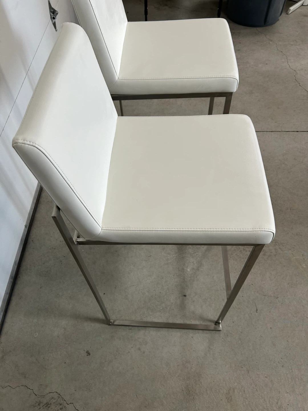 LumiSource White Faux Leather High Back Counter Height Bar Stool - photo 3