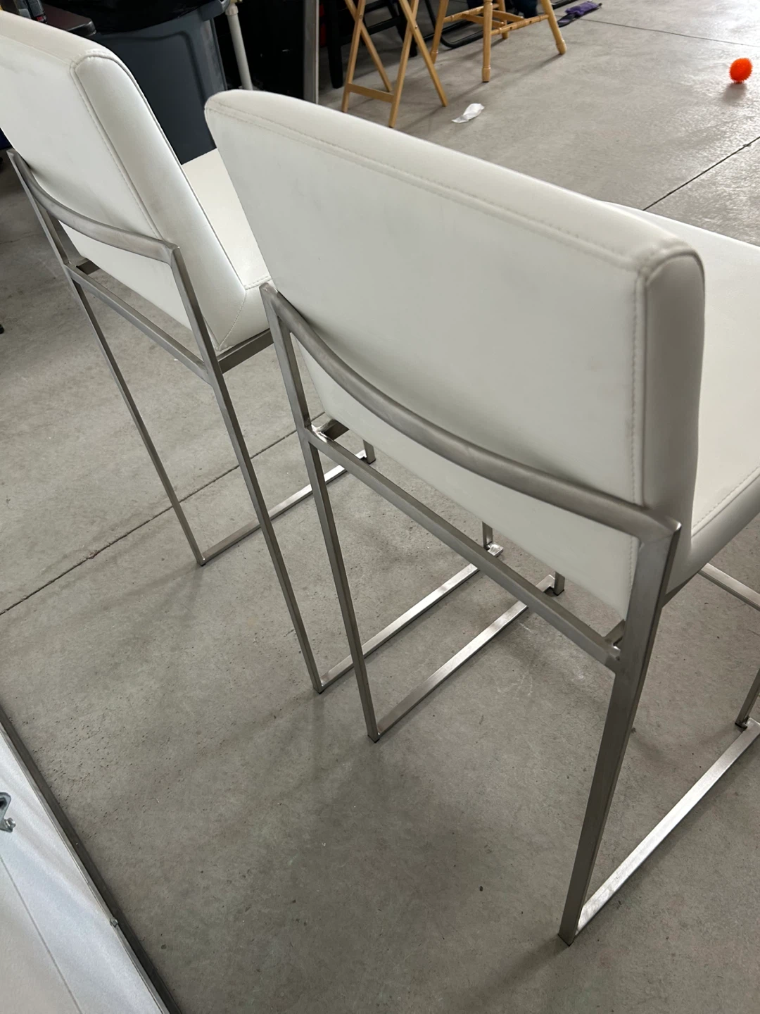 LumiSource White Faux Leather High Back Counter Height Bar Stool - photo 4