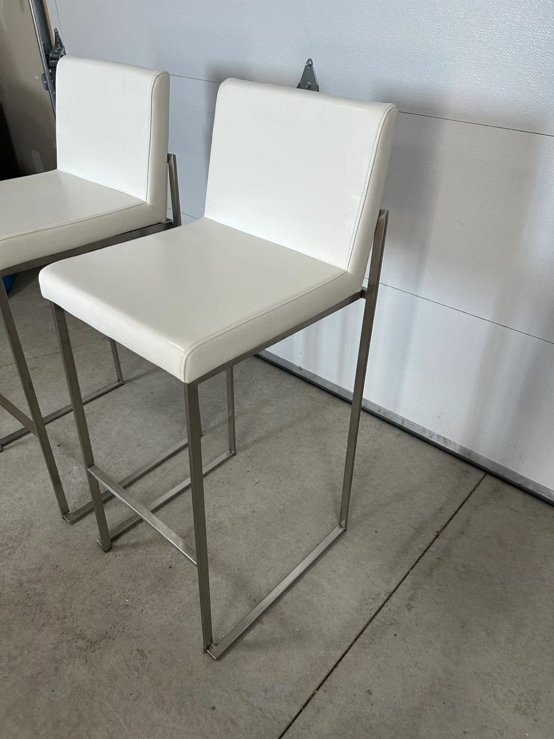 LumiSource White Faux Leather High Back Counter Height Bar Stool - photo 2