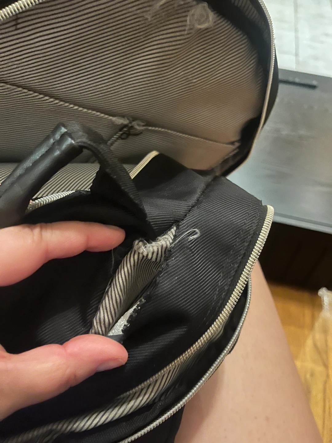 Black Kenneth Cole Reaction Backpack - photo 4