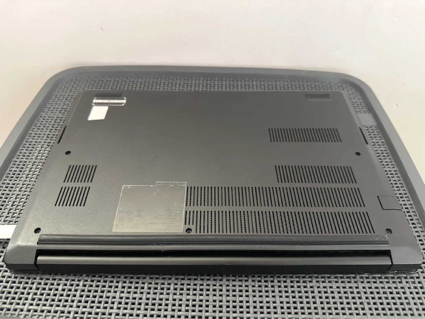 Lenovo ThinkPad Laptop - photo 3