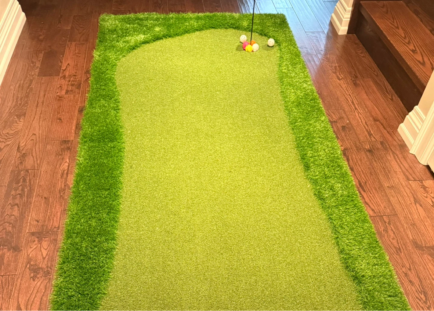 Indoor golf putting matt