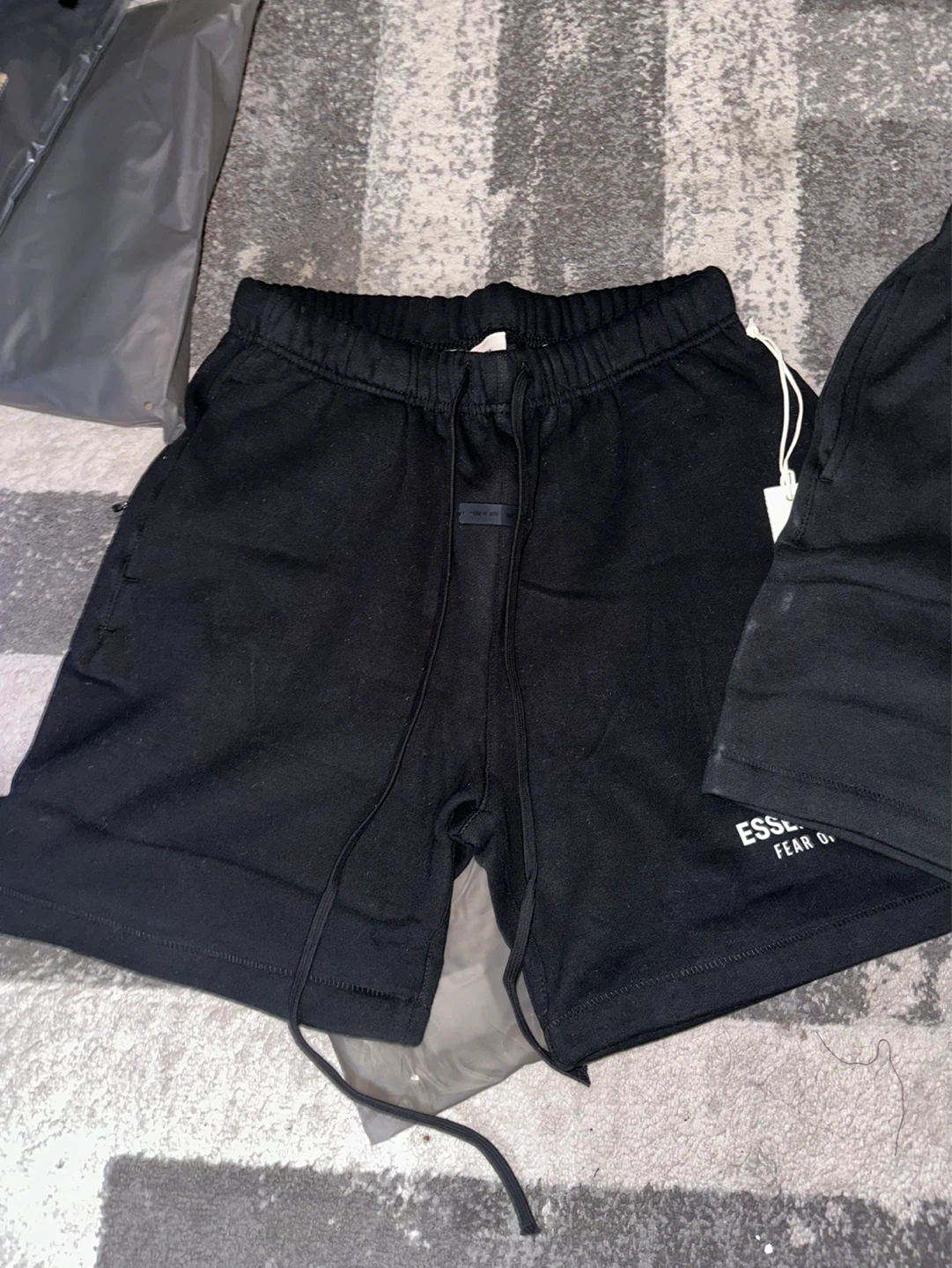 ESSENTIAL SHORTS BLACK - photo 3