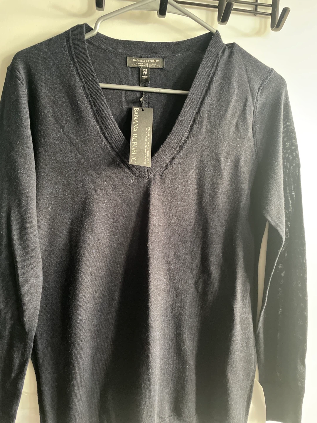 New Banana Republic Wool V-Neck Sweater - Size XS