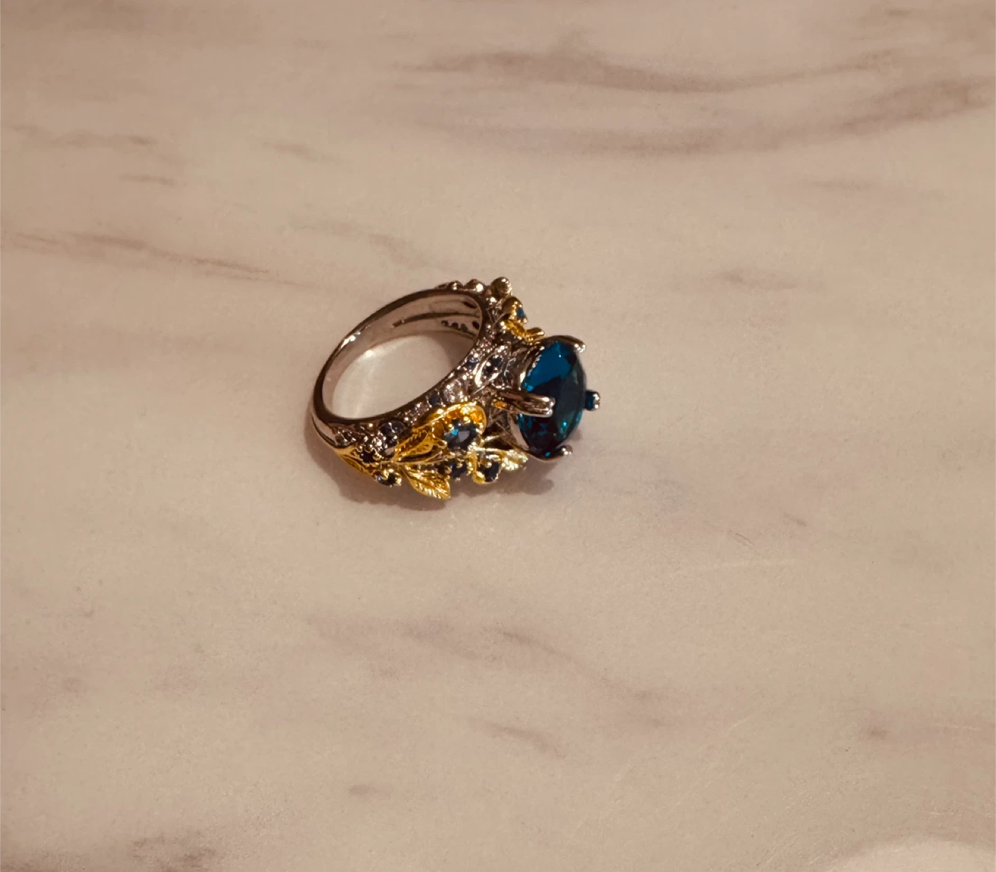 Women's Fashion Ring - Blue Gemstone and Gold Leaf Design - photo 2