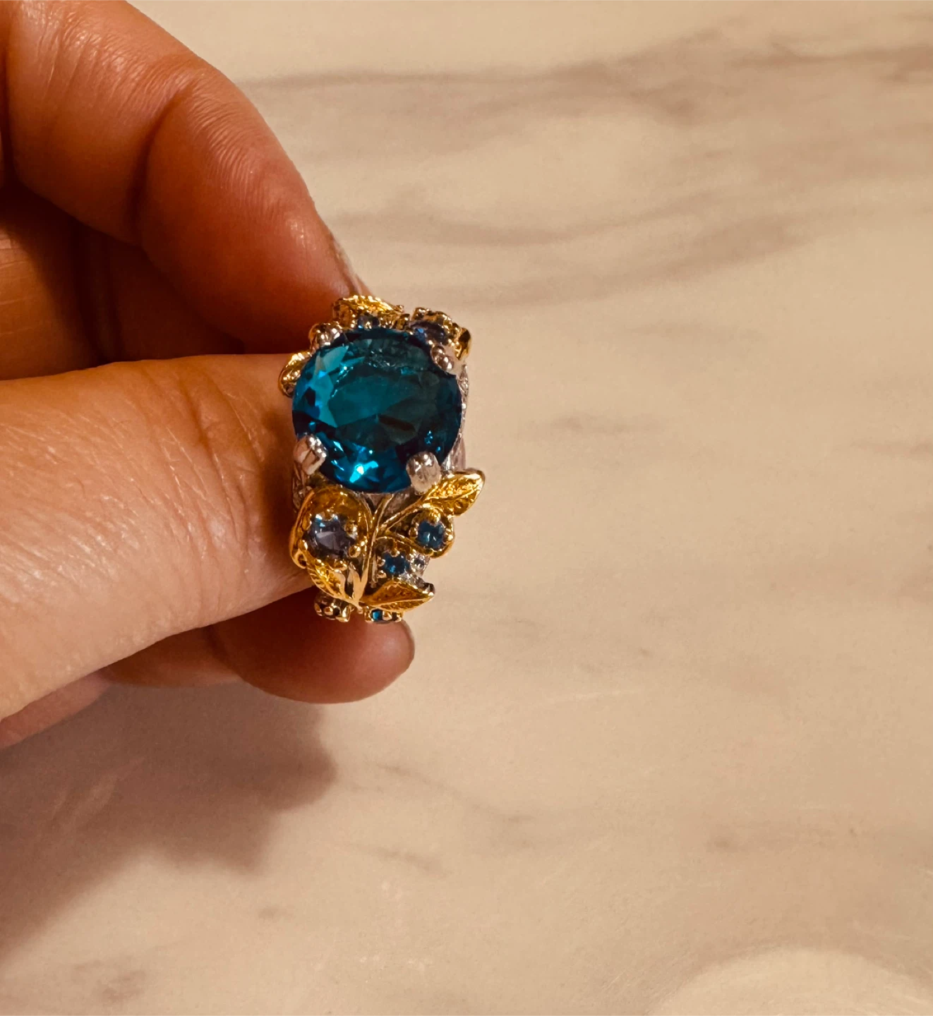 Women's Fashion Ring - Blue Gemstone and Gold Leaf Design - photo 3