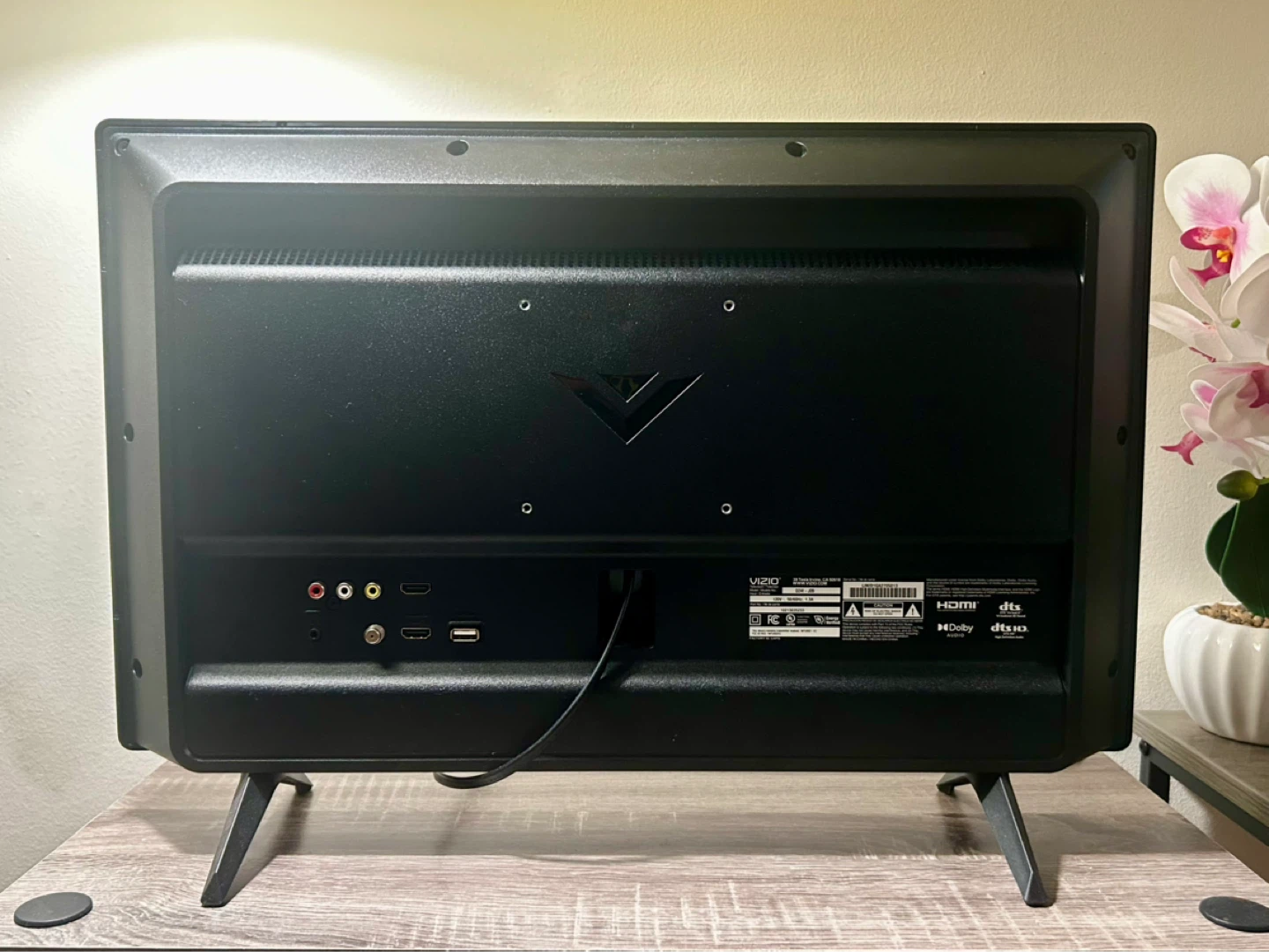 Vizio 24-inch - photo 2