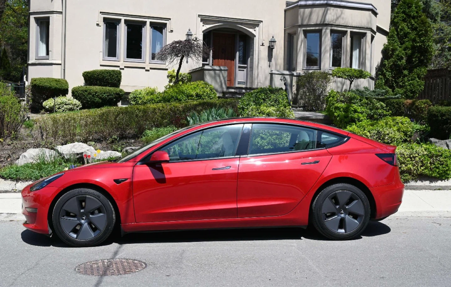 2021 Tesla Model 3 Long Range AWD – Red / White Interior - photo 2