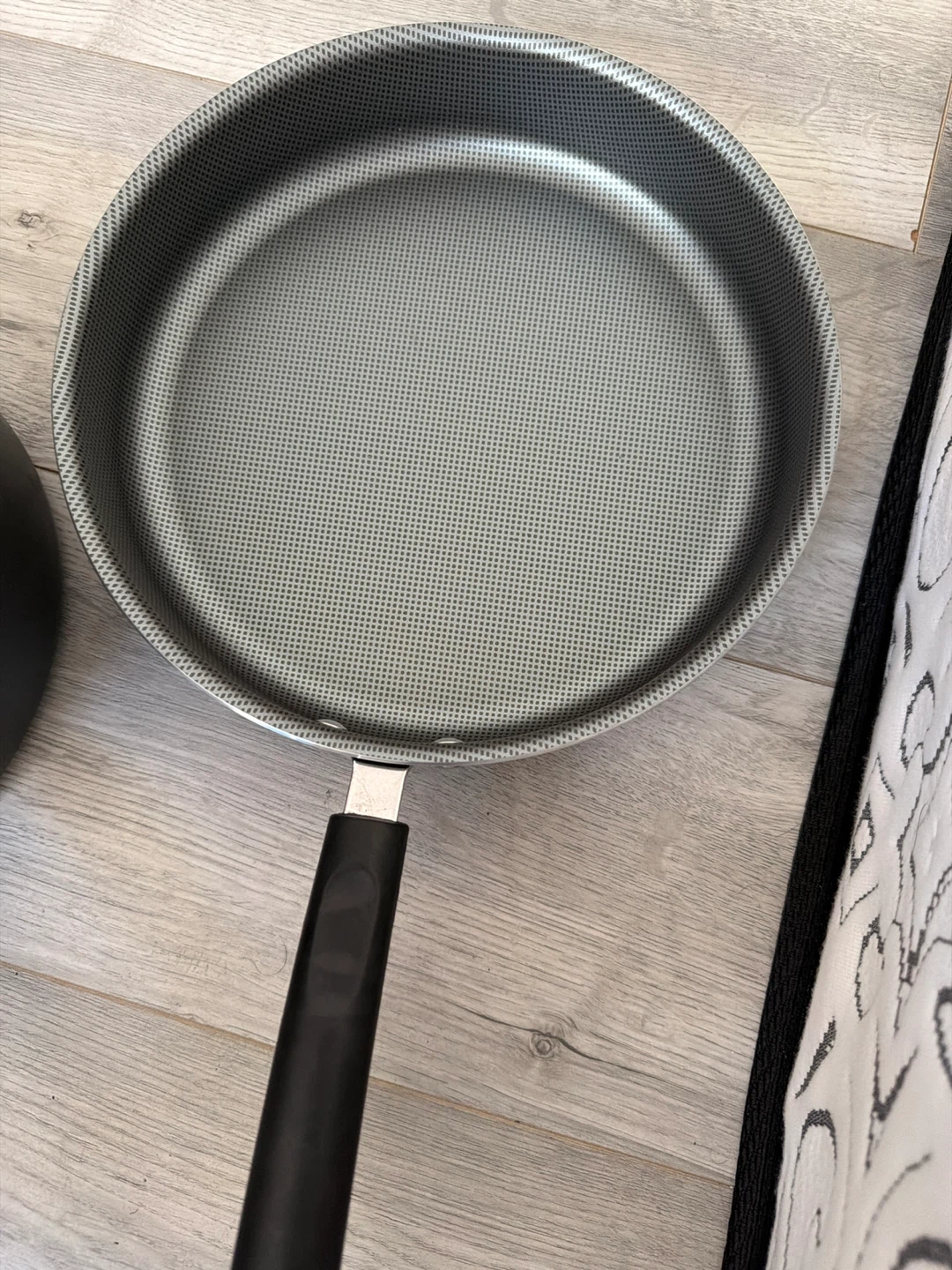 2-piece Non-stick Cookware Set with Lid - photo 3