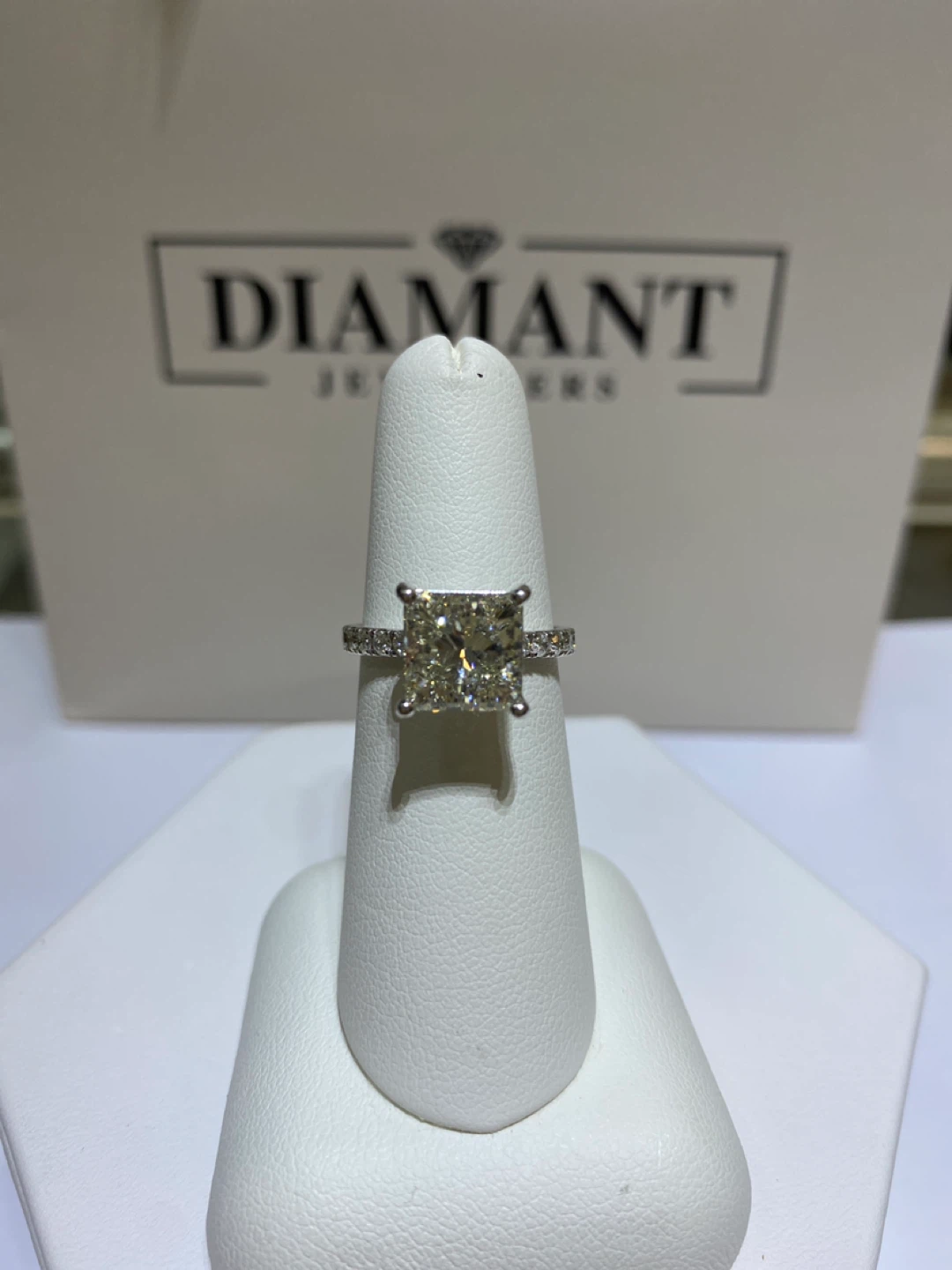 Diamant Jewellers Princess Cut Diamond Engagement Ring