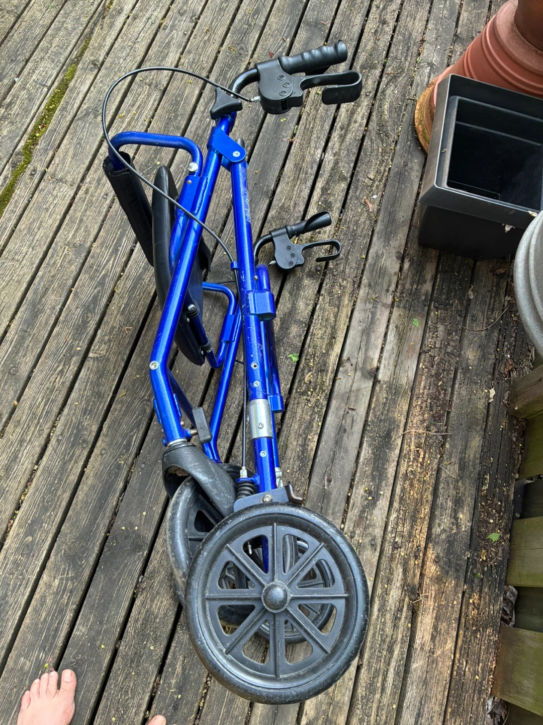 $15 Hugo Rollator Rolling Walker Padded Seat, Backrest - photo 3