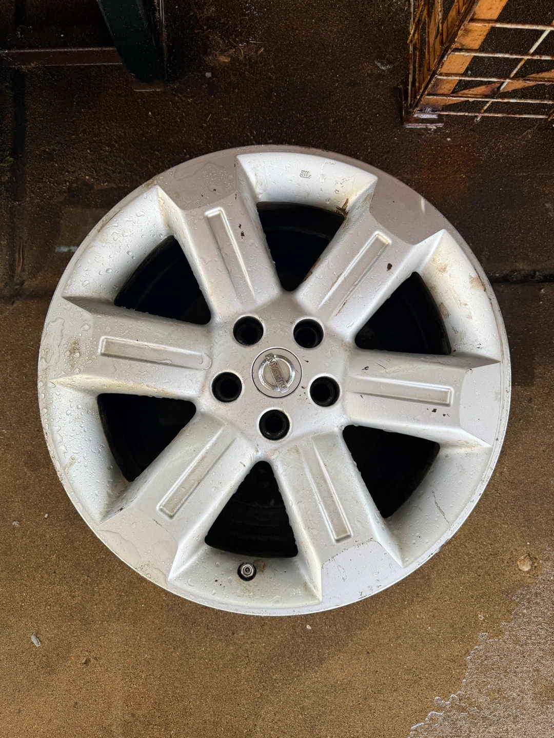 Nissan Alloy Wheels Set of 4 size 18 - photo 3