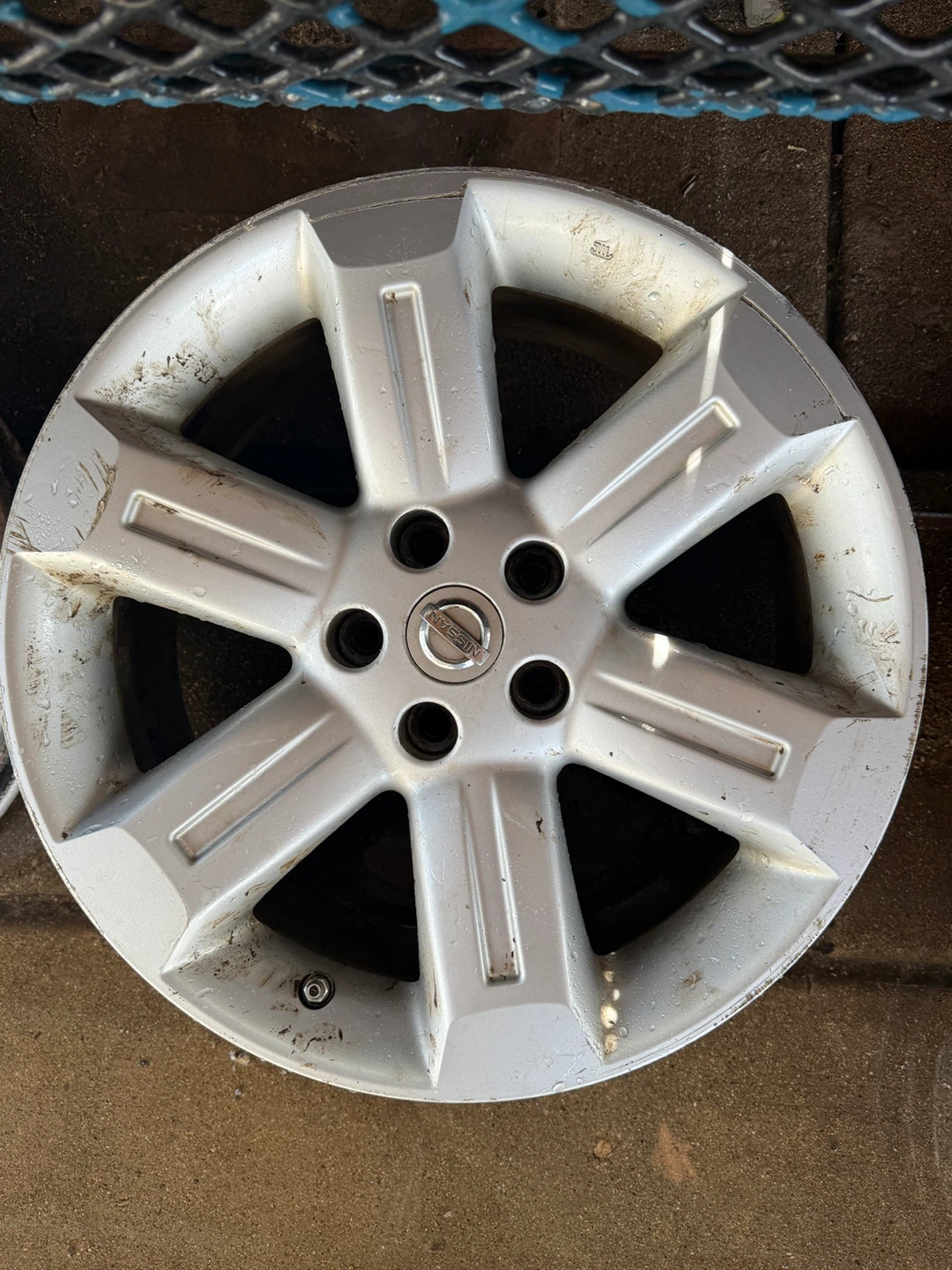 Nissan Alloy Wheels Set of 4 size 18 - photo 4