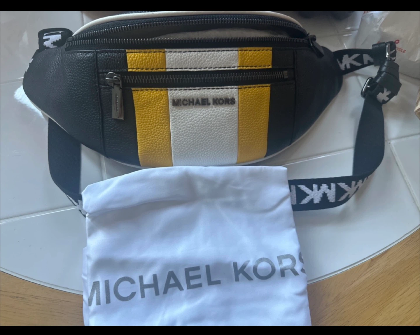 Michael Kors Mott Leather Waistpack - photo 3