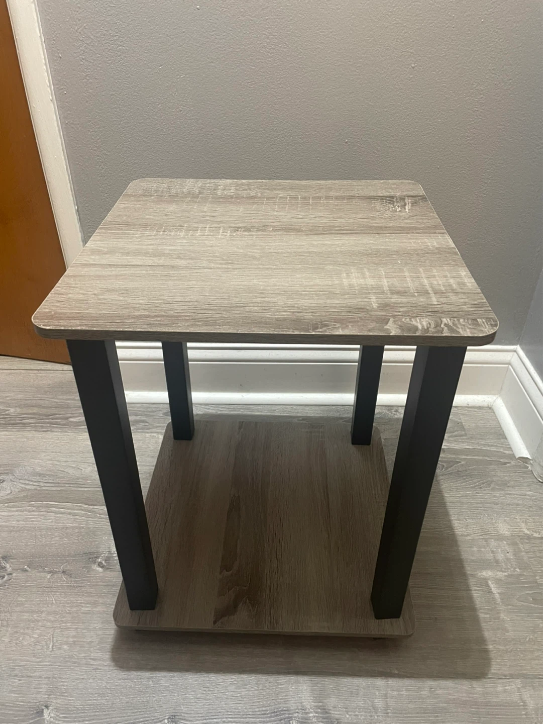 End Table/Nightstand