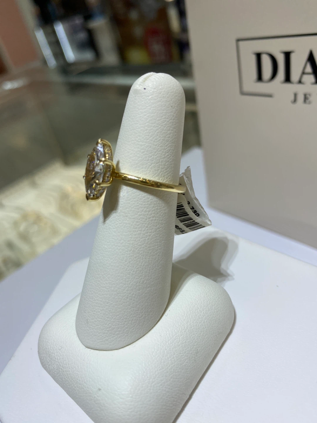 Marquise Diamond Ring in Yellow Gold - photo 2