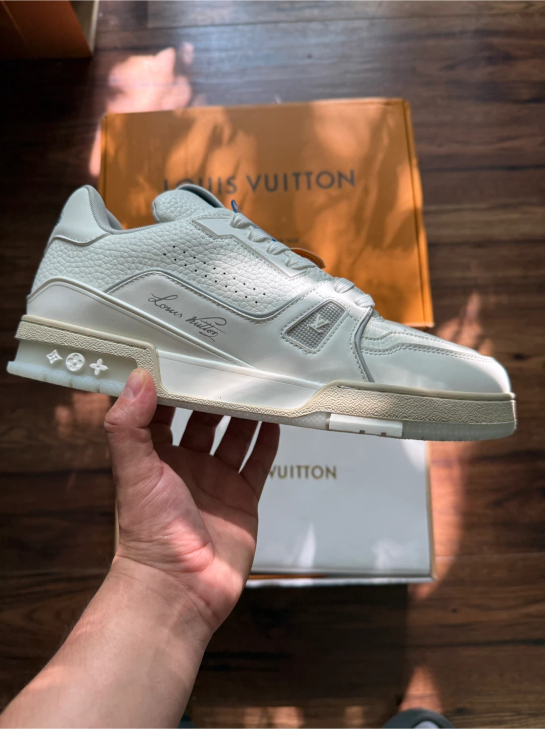 (260$)Louis Vuitton White Trainers- message me for prie - photo 2