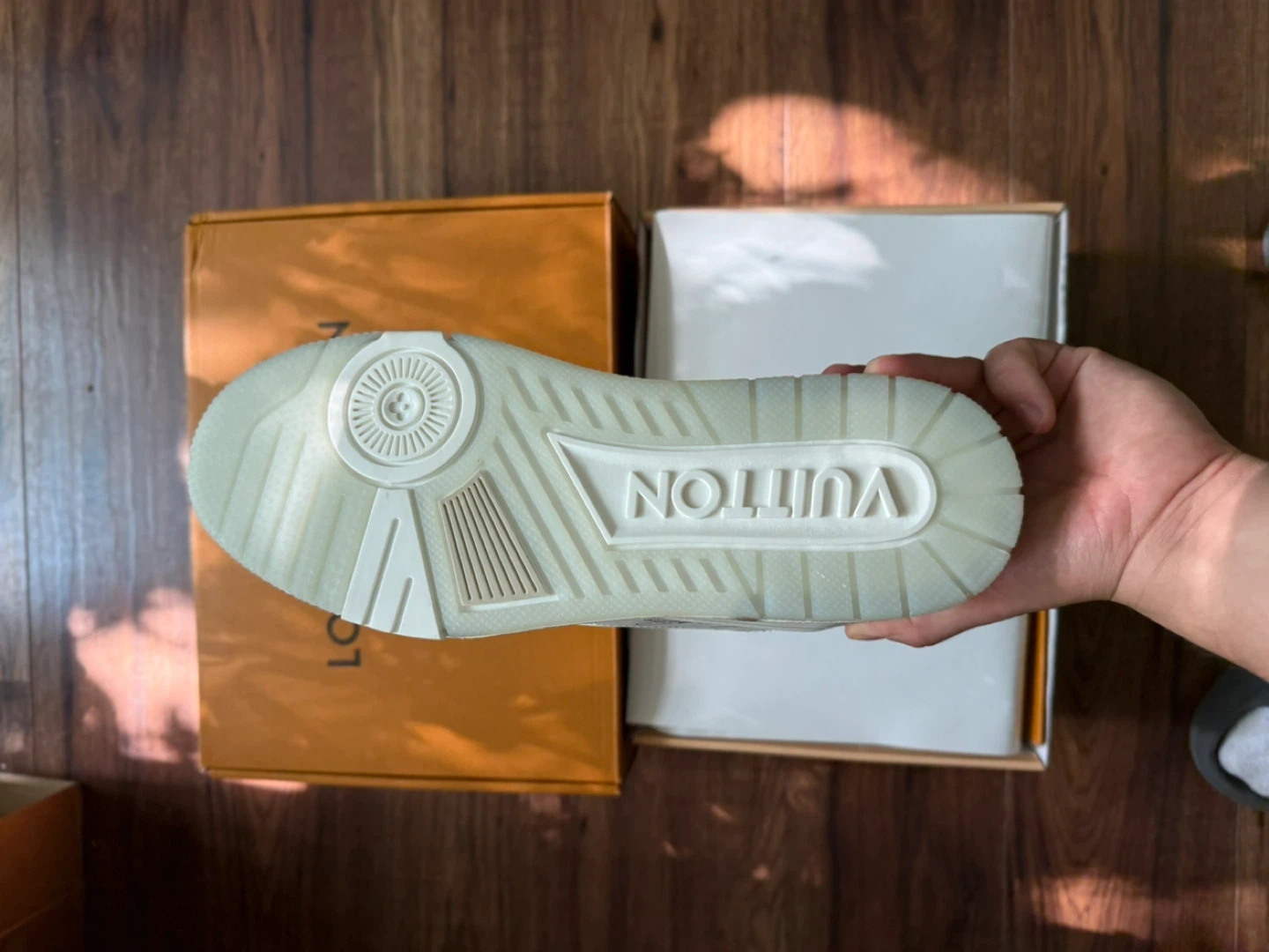 (260$)Louis Vuitton White Trainers- message me for prie - photo 5