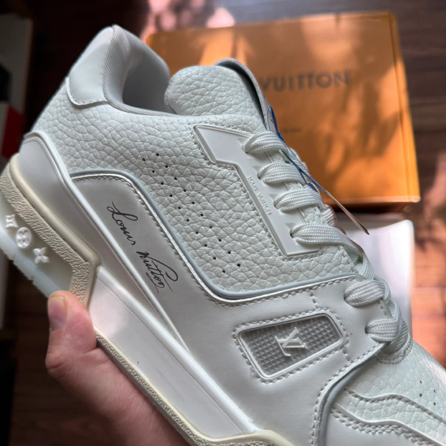 (260$)Louis Vuitton White Trainers- message me for prie - photo 4