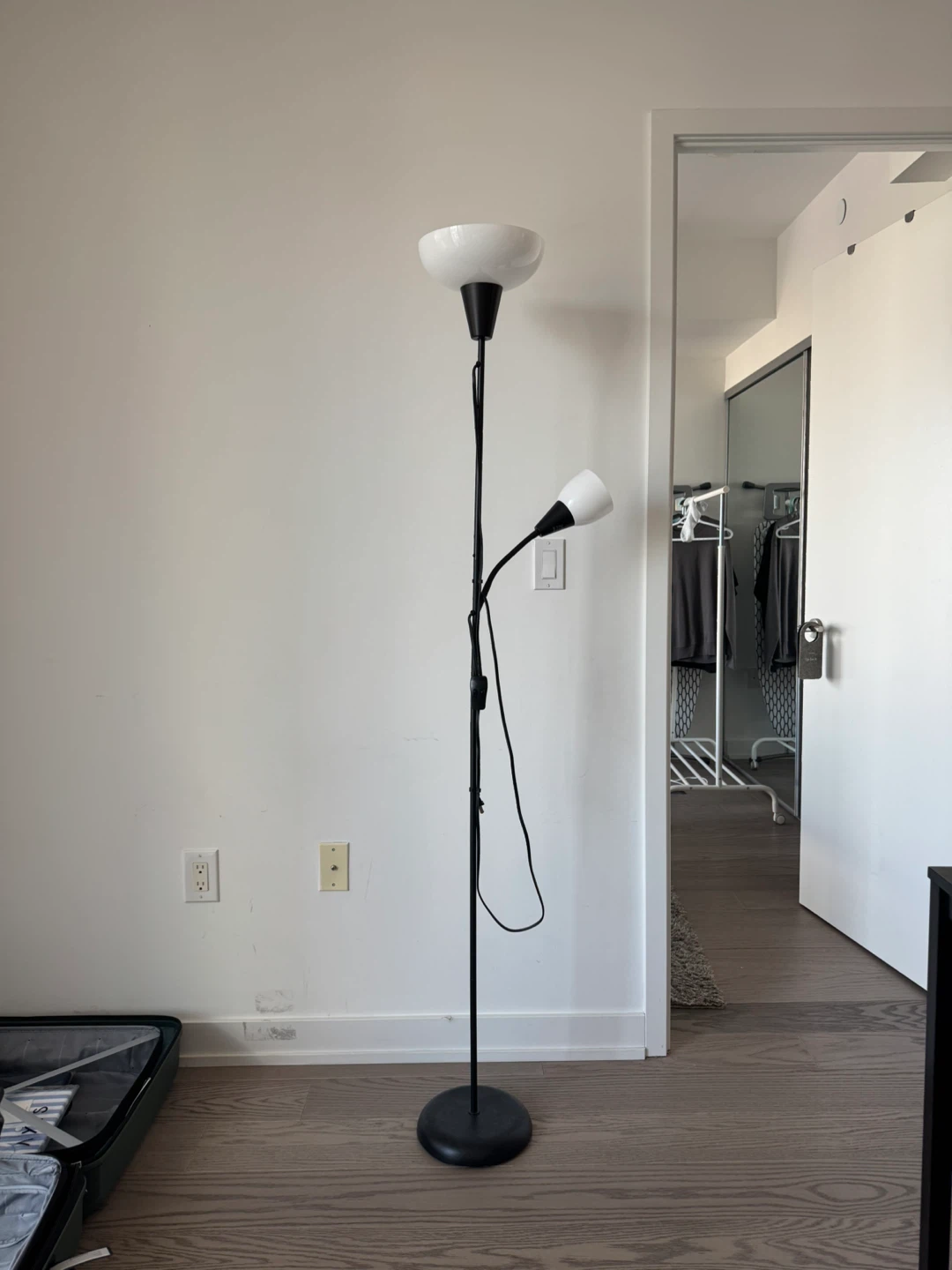 Black floor lamp with lightbulbs