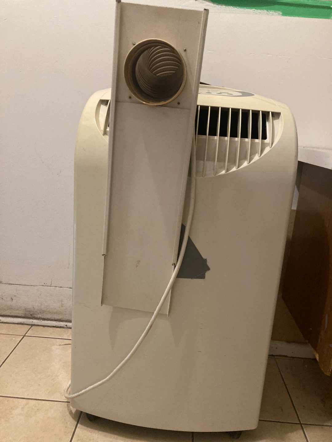 Portable Air Conditioner with Exhaust Hose - photo 5